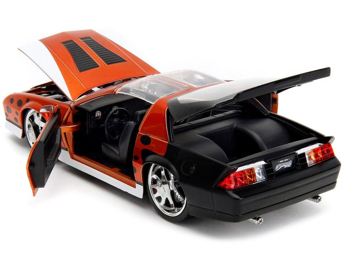 ミニカー 1:24 CHEETOS 1985 CHEVY CAMARO Z28 Jada Toys Cheetos 1:24 1985 Chevy Camaro Z28 Die-Cast Car